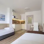 Cabacum Pleasure Beachfront - 50m To And Pool Hotel apartamentowy 3*