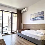 Cabacum Pleasure Beachfront - 50m To And Pool