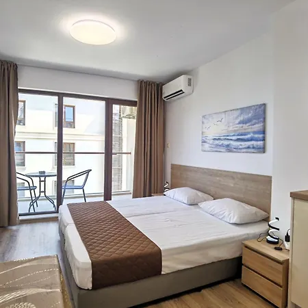 Aparthotel Cabacum Pleasure Beachfront - 50m To And Pool Varna