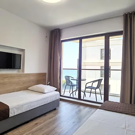 Cabacum Pleasure Beachfront - 50m To And Pool Lejlighedshotel 3*